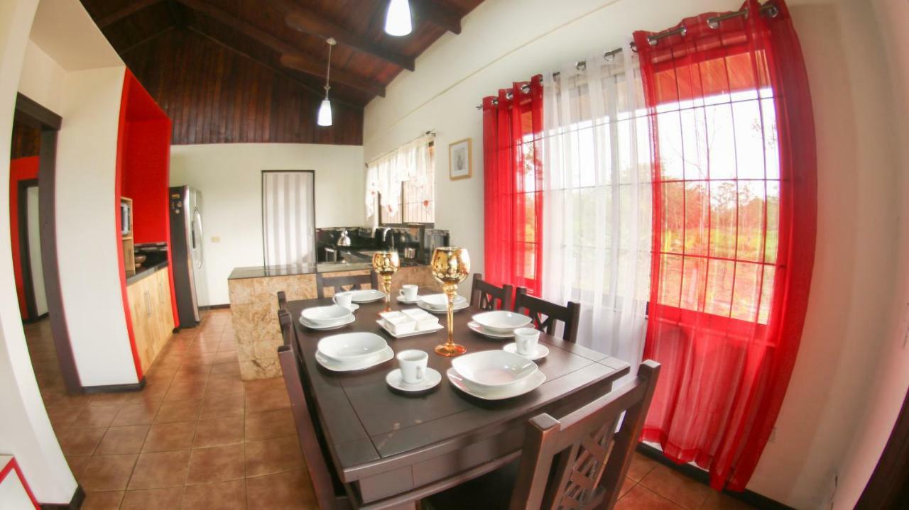 Villa Hortensias La Fortuna 외부 사진